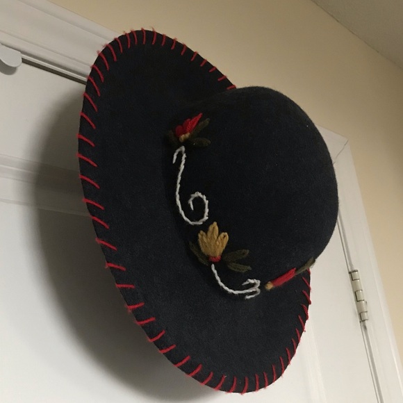 Wool Felt Boho Vintage Inspired made in Italy - Picture 3 of 13